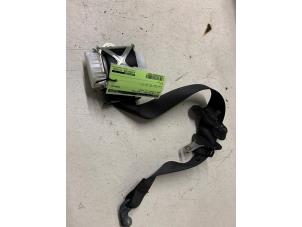 Gebruikte Veiligheidsgordel links-voor BMW 3 serie (F30) 330e Prijs € 50,00 Margeregeling aangeboden door Autodemontage van de Laar