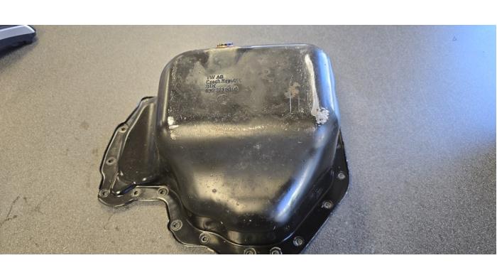 Gebruikte Carterpan Volkswagen Polo V (6R) 1.2 12V BlueMotion Technology Prijs € 35,00 Margeregeling aangeboden door Autodemontage van de Laar