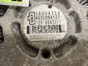 Gebruikte Alternator Mitsubishi Space Star (A0) 1.0 12V Prijs € 50,00 Margeregeling aangeboden door Autodemontage van de Laar