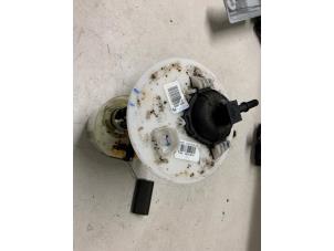 Gebruikte Benzinepomp Ford Ka+ 1.2 Ti-VCT Prijs € 70,00 Margeregeling aangeboden door Autodemontage van de Laar