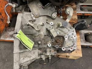 Gebruikte Versnellingsbak Toyota Yaris III (P13) 1.33 16V Dual VVT-I Prijs € 400,00 Margeregeling aangeboden door Autodemontage van de Laar