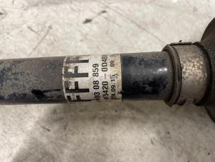 Gebruikte Homokineetas links-voor Toyota Yaris III (P13) 1.33 16V Dual VVT-I Prijs € 50,00 Margeregeling aangeboden door Autodemontage van de Laar