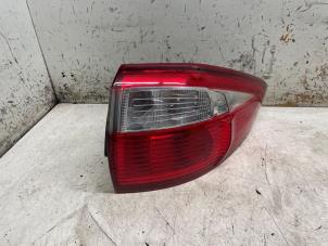 Gebruikte Achterlicht rechts Ford C-Max (DXA) 1.0 Ti-VCT EcoBoost 12V 125 Prijs € 75,00 Margeregeling aangeboden door Autodemontage van de Laar