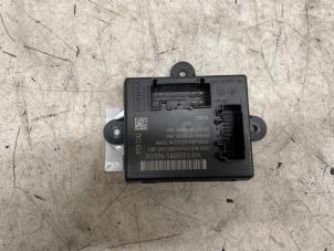 Gebruikte Deur module Ford C-Max (DXA) 1.0 Ti-VCT EcoBoost 12V 125 Prijs € 50,00 Margeregeling aangeboden door Autodemontage van de Laar