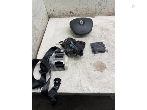 Gebruikte Module + Airbag Set Renault Trafic (1FL/2FL/3FL/4FL) 1.6 dCi 95 Prijs € 700,00 Margeregeling aangeboden door Autodemontage van de Laar