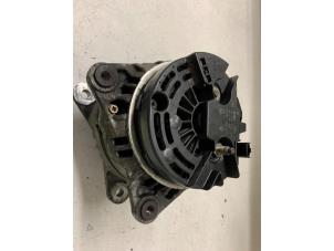 Gebruikte Alternator Renault Master II (ED/HD/UD) 2.5 dCi 16V 100 Prijs € 50,00 Margeregeling aangeboden door Autodemontage van de Laar