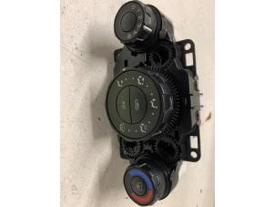 Gebruikte Kachel Bedieningspaneel Ford Fiesta 6 (JA8) 1.4 16V Prijs € 35,00 Margeregeling aangeboden door Autodemontage van de Laar