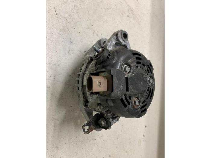 Gebruikte Dynamo Toyota Aygo (B40) 1.0 12V VVT-i Prijs € 50,00 Margeregeling aangeboden door Autodemontage van de Laar