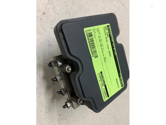 Gebruikte ABS Pomp Toyota Aygo (B40) 1.0 12V VVT-i Prijs € 60,00 Margeregeling aangeboden door Autodemontage van de Laar