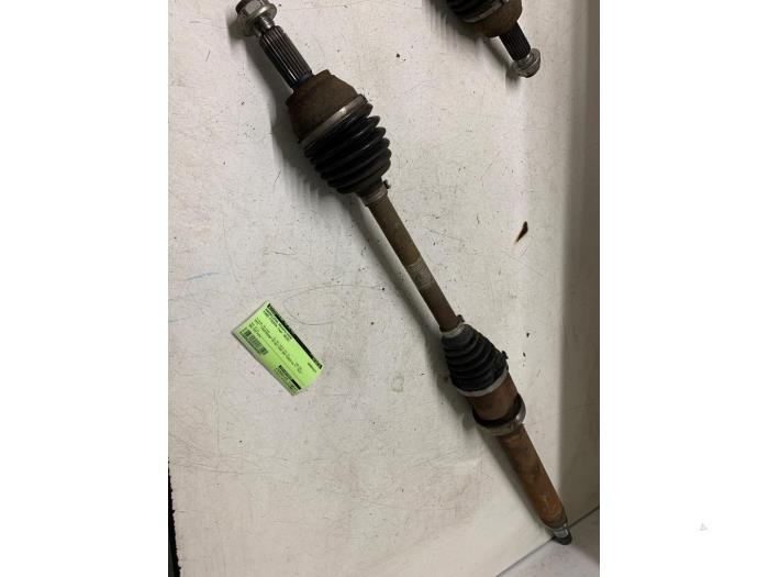 Gebruikte Steekas rechts-voor Ford Fiesta 6 (JA8) 1.0 Ti-VCT 12V 65 Prijs € 75,00 Margeregeling aangeboden door Autodemontage van de Laar