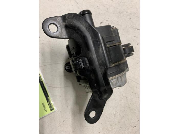Gebruikte Waterpomp Volkswagen Up! (121) e-Up! Prijs € 50,00 Margeregeling aangeboden door Autodemontage van de Laar