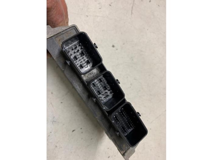 Computer Motormanagement van een Peugeot 1007 (KM) 1.4 2007