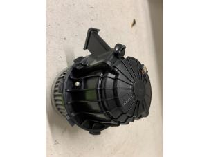Gebruikte Kachel Ventilatiemotor Audi A5 Sportback (8TA) 1.8 TFSI 16V Prijs € 70,00 Margeregeling aangeboden door Autodemontage van de Laar