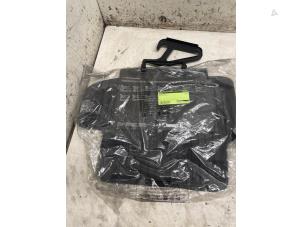 Nieuwe Matten Set Audi A5 Prijs € 42,35 Inclusief btw aangeboden door Autodemontage van de Laar