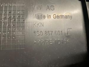 Gebruikte Bekleding Achterklep Skoda Citigo 1.0 12V Prijs € 20,00 Margeregeling aangeboden door Autodemontage van de Laar