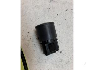 Gebruikte Start/Stop schakelaar Renault Clio IV Estate/Grandtour (7R) 0.9 Energy TCE 12V Prijs € 25,00 Margeregeling aangeboden door Autodemontage van de Laar