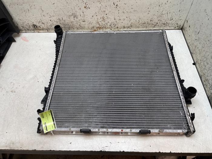 Gebruikte Radiateur BMW X5 (E53) 4.4 V8 32V Prijs € 70,00 Margeregeling aangeboden door Autodemontage van de Laar