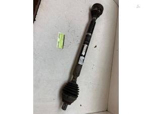 Gebruikte Aandrijfas rechts-voor Volkswagen Passat (362) 1.4 TSI 16V Prijs € 50,00 Margeregeling aangeboden door Autodemontage van de Laar