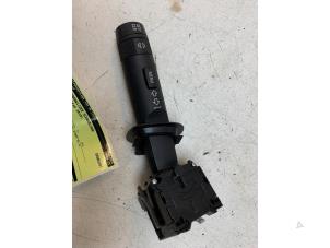 Gebruikte Richtingaanwijzer Schakelaar Opel Karl 1.0 12V Prijs € 20,00 Margeregeling aangeboden door Autodemontage van de Laar