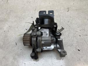 Gebruikte Dieselpomp Mercedes CLA (118.3) 1.5 CLA-180d Prijs € 275,00 Margeregeling aangeboden door Autodemontage van de Laar