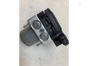 Gebruikte ABS Pomp Opel Karl 1.0 12V Prijs € 120,00 Margeregeling aangeboden door Autodemontage van de Laar