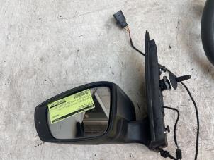 Gebruikte Spiegel Buiten links Volkswagen Up! (121) 1.0 12V 60 Prijs € 75,00 Margeregeling aangeboden door Autodemontage van de Laar