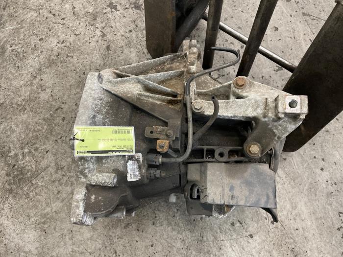 Gebruikte Versnellingsbak Volvo C30 (EK/MK) 1.6 16V Prijs € 350,00 Margeregeling aangeboden door Autodemontage van de Laar
