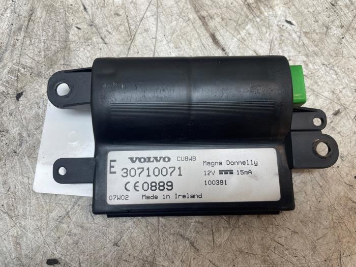 Gebruikte Module Centrale Deurvergrendeling Volvo C30 (EK/MK) 1.6 16V Prijs € 50,00 Margeregeling aangeboden door Autodemontage van de Laar