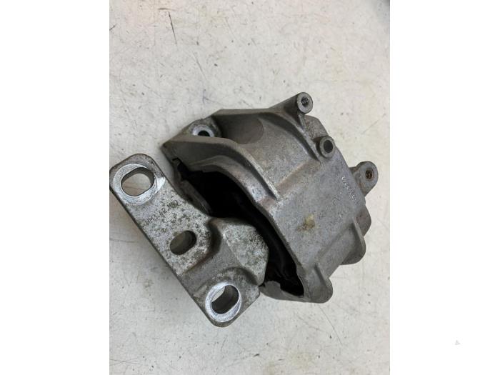 Gebruikte Motorrubber Volkswagen Scirocco (137/13AD) 1.4 TSI 122 16V Prijs € 25,00 Margeregeling aangeboden door Autodemontage van de Laar