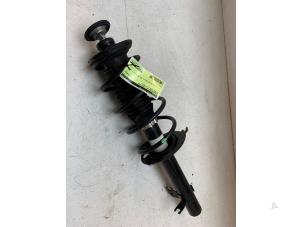 Gebruikte Schokdemperpoot links-voor Toyota Aygo (B40) 1.0 12V VVT-i Prijs € 50,00 Margeregeling aangeboden door Autodemontage van de Laar