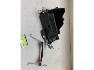 Gebruikte Accubak Mazda 2 (DJ/DL) 1.5 SkyActiv-G 90 Prijs € 50,00 Margeregeling aangeboden door Autodemontage van de Laar