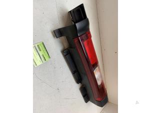 Gebruikte Achterlicht links Renault Trafic (1FL/2FL/3FL/4FL) 2.0 dCi 16V 120 Prijs € 70,00 Margeregeling aangeboden door Autodemontage van de Laar