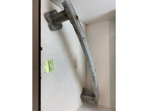 Gebruikte Bumperframe voor Renault Trafic (1FL/2FL/3FL/4FL) 2.0 dCi 16V 120 Prijs € 100,00 Margeregeling aangeboden door Autodemontage van de Laar