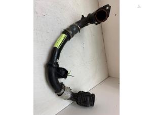 Gebruikte Intercooler Buis Renault Trafic (1FL/2FL/3FL/4FL) 2.0 dCi 16V 120 Prijs € 150,00 Margeregeling aangeboden door Autodemontage van de Laar