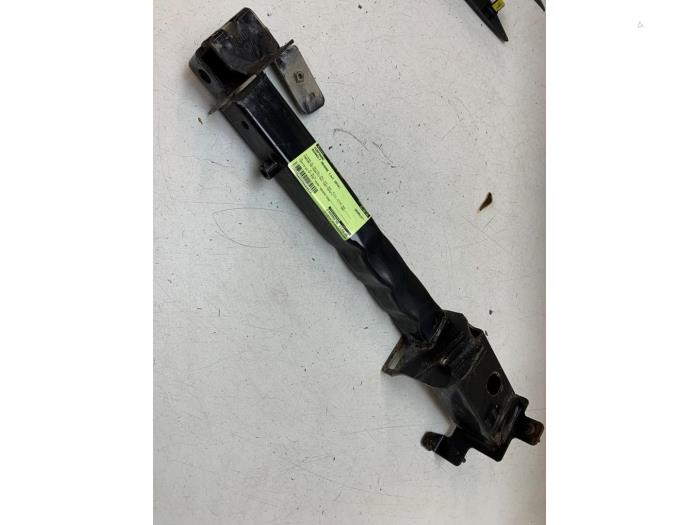Gebruikte Subframe Renault Megane IV Estate (RFBK) 1.5 Energy dCi 110 Prijs op aanvraag aangeboden door Autodemontage van de Laar