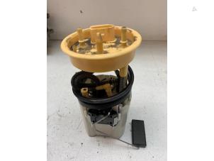 Gebruikte Benzinepomp Volkswagen Polo V (6R) 1.4 TDI DPF BlueMotion technology Prijs op aanvraag aangeboden door Autodemontage van de Laar