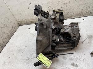 Gebruikte Versnellingsbak Peugeot 207 SW (WE/WU) 1.4 16V Vti Prijs € 275,00 Margeregeling aangeboden door Autodemontage van de Laar