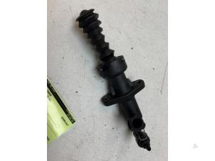 Gebruikte Koppeling Hulp Cilinder Peugeot Partner (GC/GF/GG/GJ/GK) 1.6 HDI 75 Phase 2 Prijs op aanvraag aangeboden door Autodemontage van de Laar