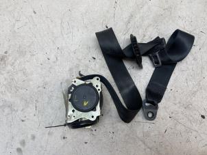 Gebruikte Veiligheidsgordel links-voor Landrover Discovery Sport (LC) 2.0 TD4 150 16V Prijs € 100,00 Margeregeling aangeboden door Autodemontage van de Laar