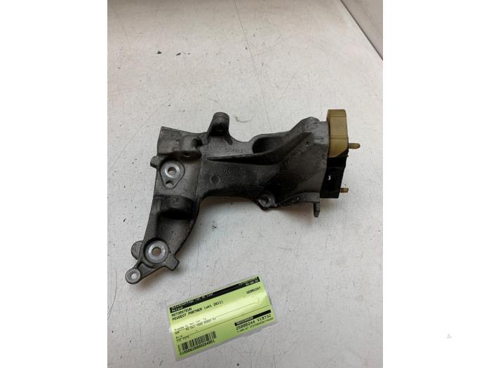 Gebruikte Motorrubber Peugeot Partner Tepee (7A/B/C/D/E/F/G/J/P/S) 1.6 HDiF 90 16V Phase 1 Prijs € 25,00 Margeregeling aangeboden door Autodemontage van de Laar