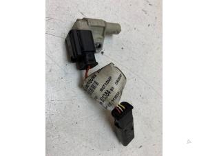 Gebruikte Sensor Nokkenas Peugeot Partner Tepee (7A/B/C/D/E/F/G/J/P/S) 1.6 HDiF 90 16V Phase 1 Prijs € 50,00 Margeregeling aangeboden door Autodemontage van de Laar