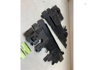 Gebruikte Luchtgeleider Peugeot Partner Tepee (7A/B/C/D/E/F/G/J/P/S) 1.6 HDiF 90 16V Phase 1 Prijs € 50,00 Margeregeling aangeboden door Autodemontage van de Laar