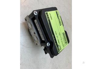 Gebruikte ABS Pomp Renault Kangoo Express (FW) ZE Prijs € 175,00 Margeregeling aangeboden door Autodemontage van de Laar