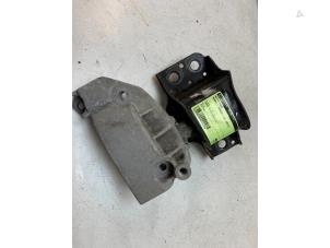 Gebruikte Motorsteun Renault Kangoo Express (FW) ZE Prijs € 20,00 Margeregeling aangeboden door Autodemontage van de Laar