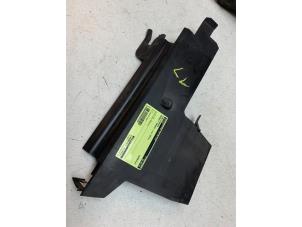 Gebruikte Windtunnel Renault Kangoo Express (FW) ZE Prijs € 15,00 Margeregeling aangeboden door Autodemontage van de Laar