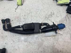 Gebruikte Vulpijp ad-blue tank Volkswagen Transporter T6 2.0 TDI 150 Prijs € 50,00 Margeregeling aangeboden door Autodemontage van de Laar