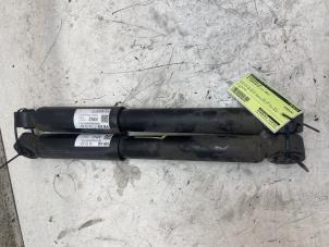 Gebruikte Schokdemper set Volkswagen Transporter T6 2.0 TDI 150 Prijs € 125,00 Margeregeling aangeboden door Autodemontage van de Laar