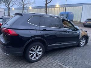 Gebruikte Dakrail set Volkswagen Tiguan Allspace (BW2) 1.4 TSI 16V Prijs € 150,00 Margeregeling aangeboden door Autodemontage van de Laar