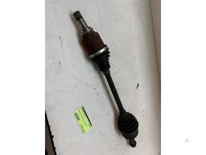 Gebruikte Homokineetas links-voor Dacia Lodgy (JS) 1.2 TCE 16V Prijs € 70,00 Margeregeling aangeboden door Autodemontage van de Laar