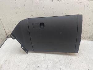 Gebruikte Dashboardkastje Volkswagen Golf Sportsvan (AUVS) 1.2 TSI 16V BlueMOTION Prijs € 60,00 Margeregeling aangeboden door Autodemontage van de Laar